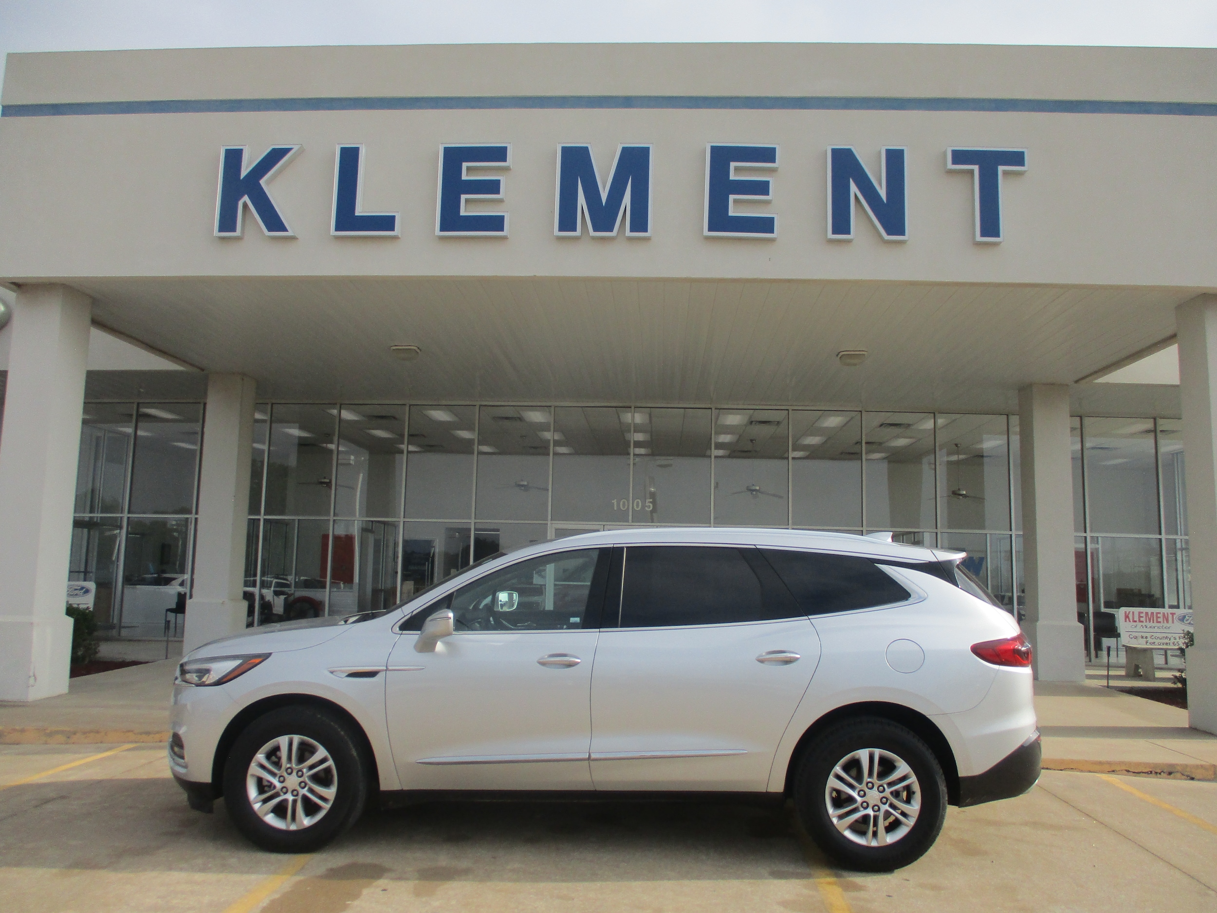 2020 Buick Enclave Essence's photo