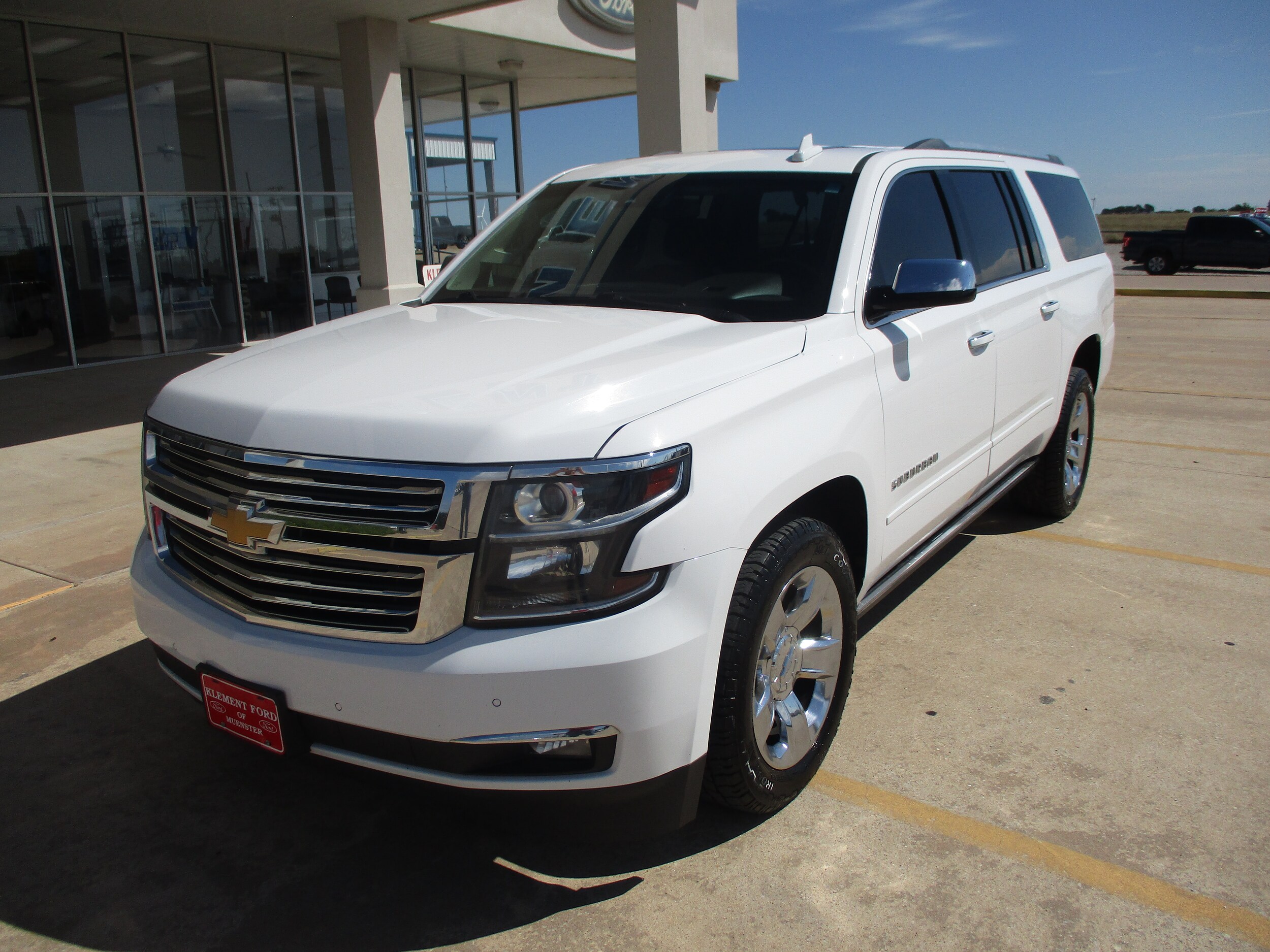 2017 Chevrolet Suburban Premier photo 2
