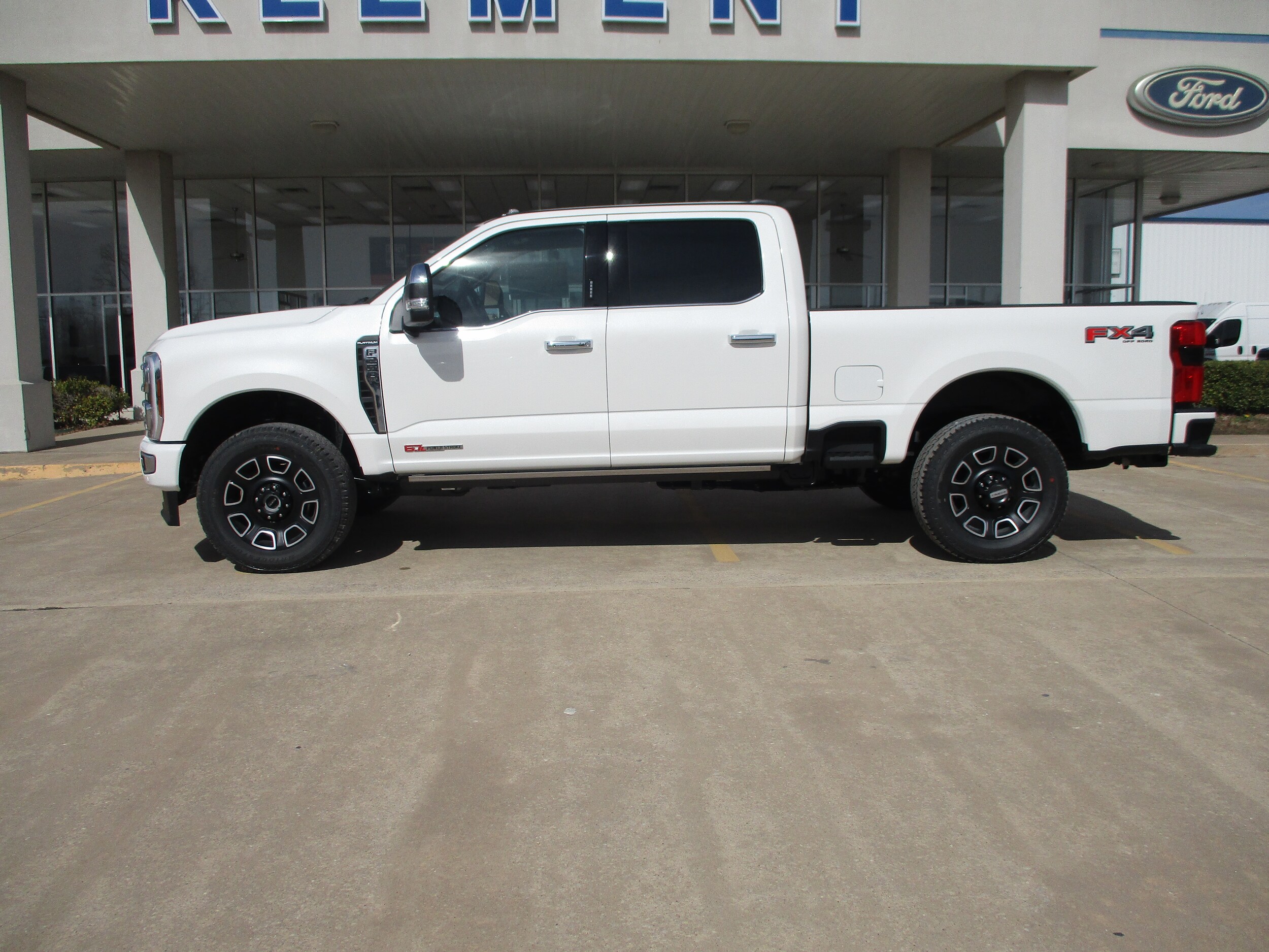 2024 Ford F-250 Platinum photo 3