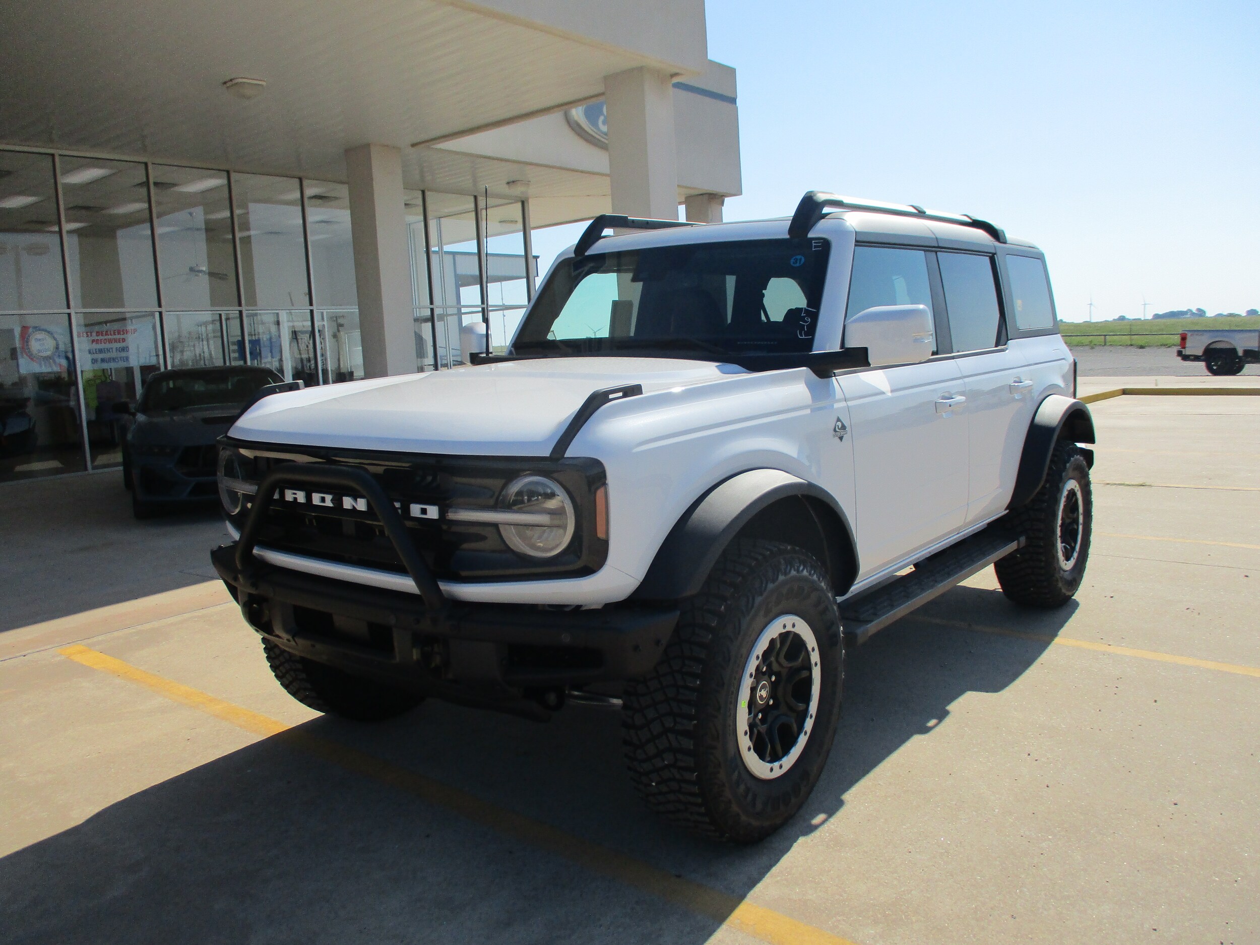 2024 Ford Bronco photo 2