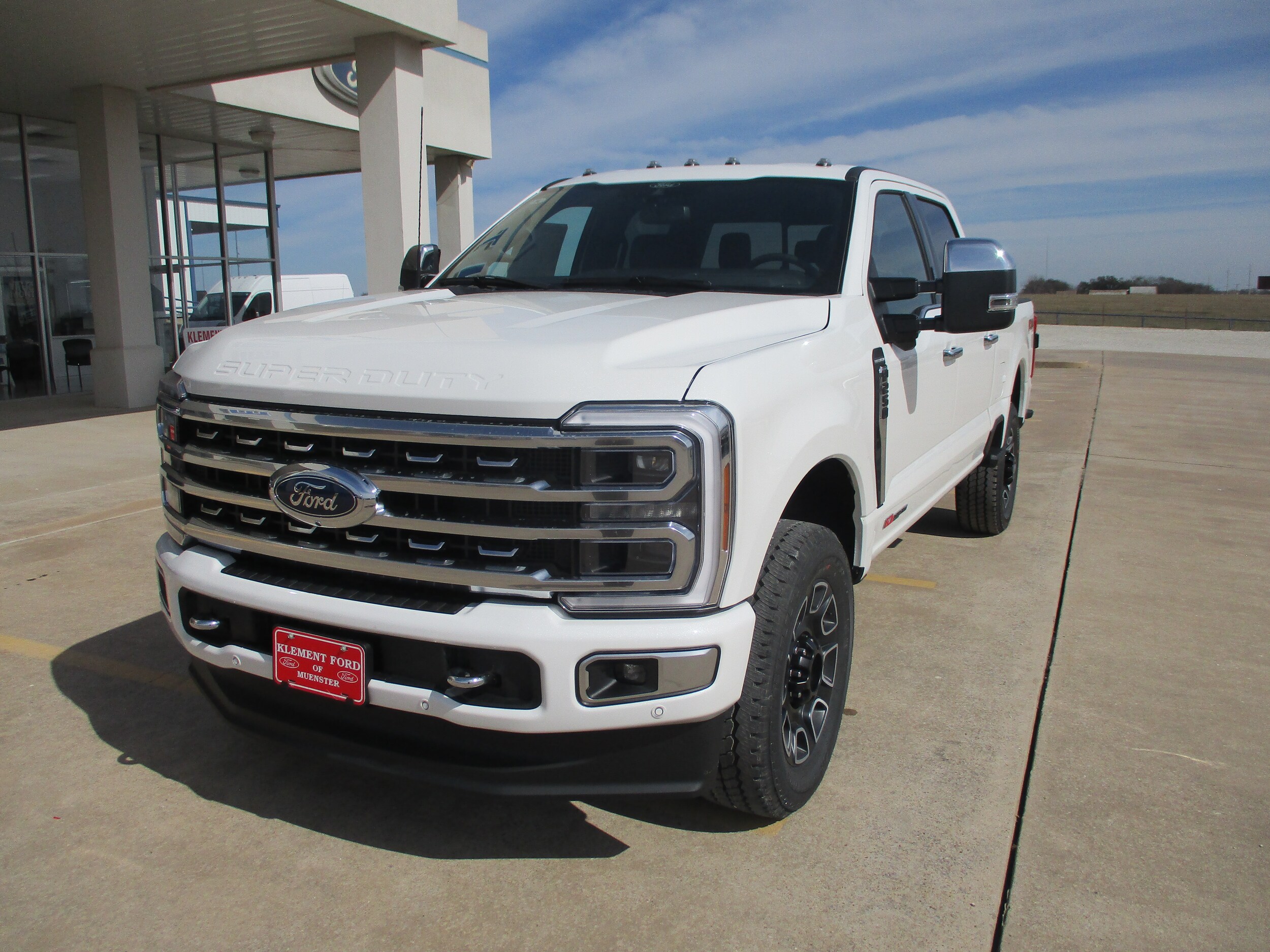 2024 Ford F-250 Platinum photo 2