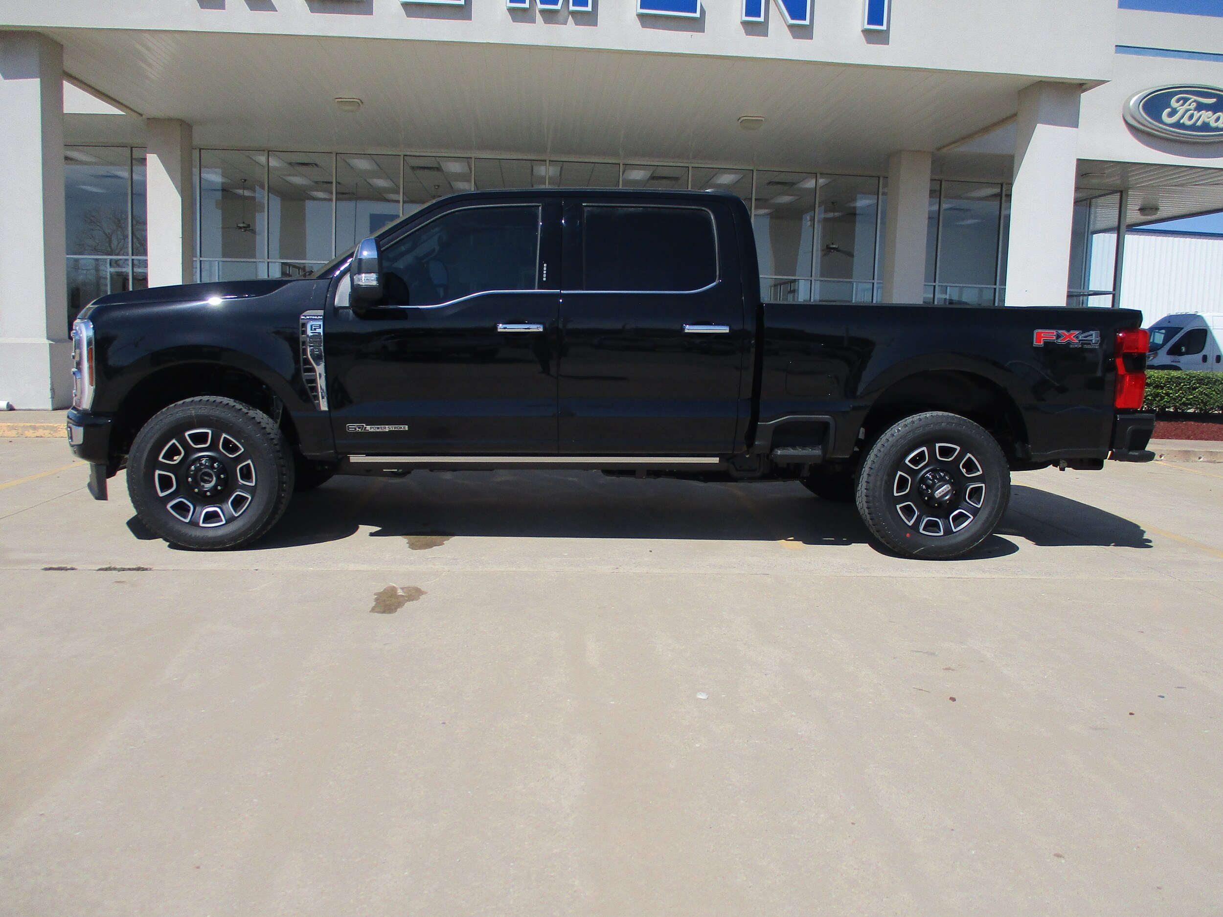 2024 Ford F-250 photo 3