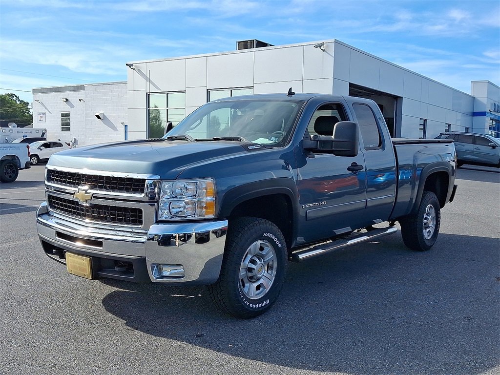 2008 Chevrolet Silverado LT photo 3