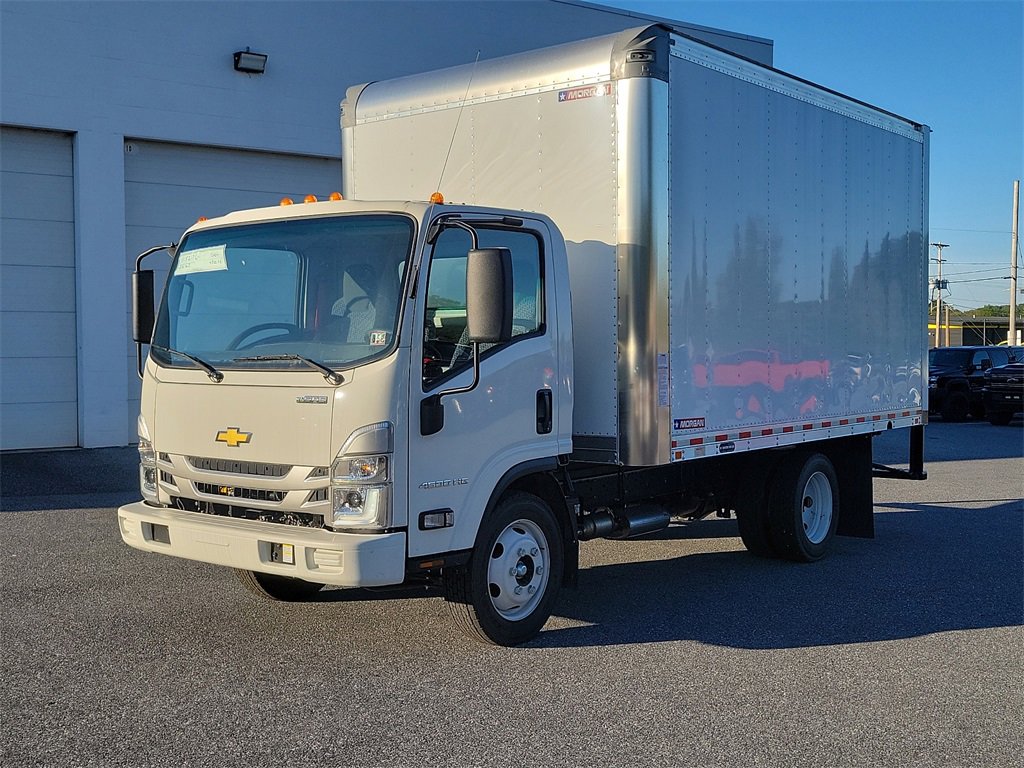 2024 Chevrolet Silverado 4500HD photo 2