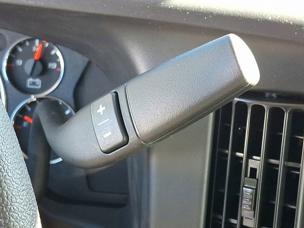 2025 Chevrolet Express Cargo Work Van - Photo 14