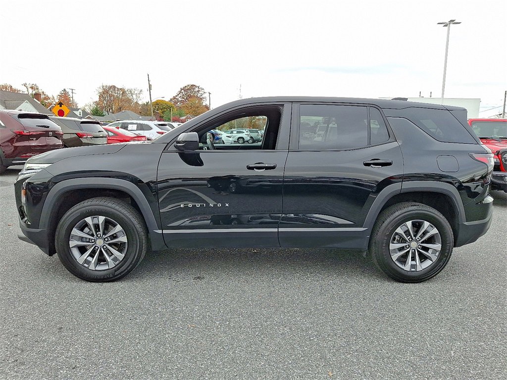 2025 Chevrolet Equinox LT photo 4
