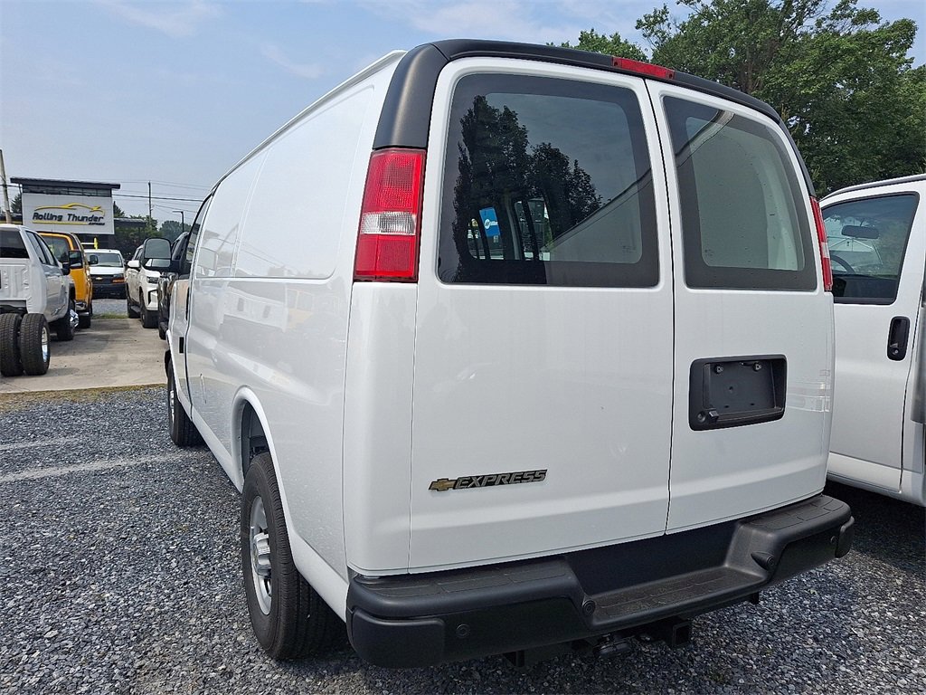 2025 Chevrolet Express Cargo 3500 Van photo 2