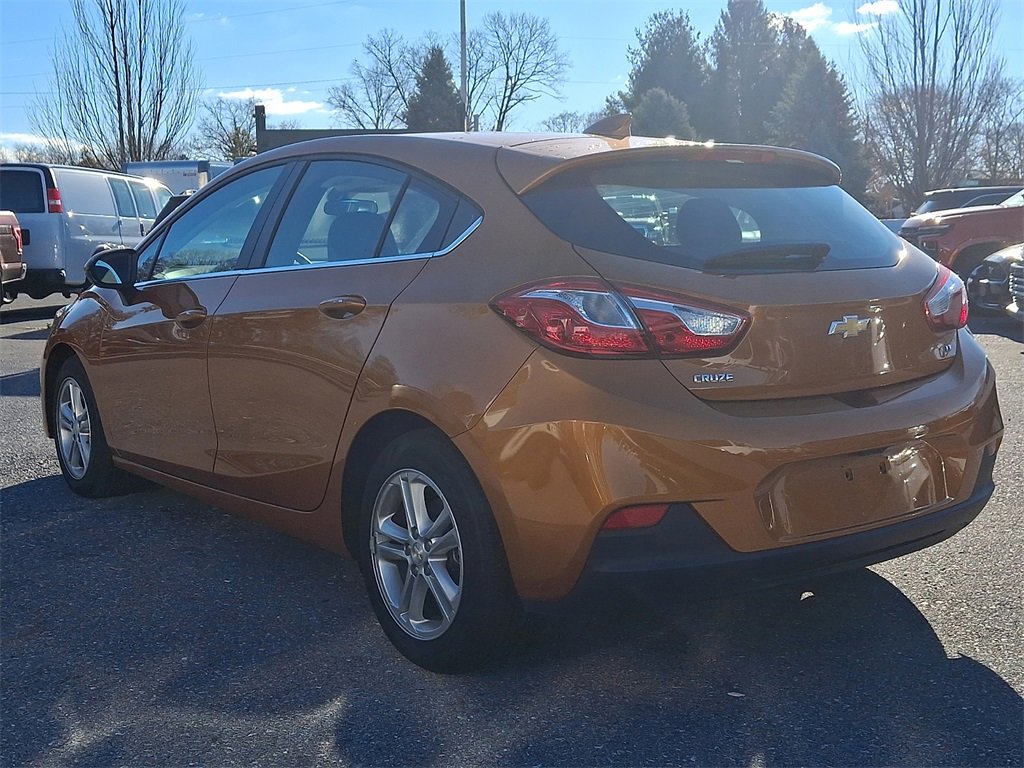 2017 Chevrolet Cruze LT photo 3