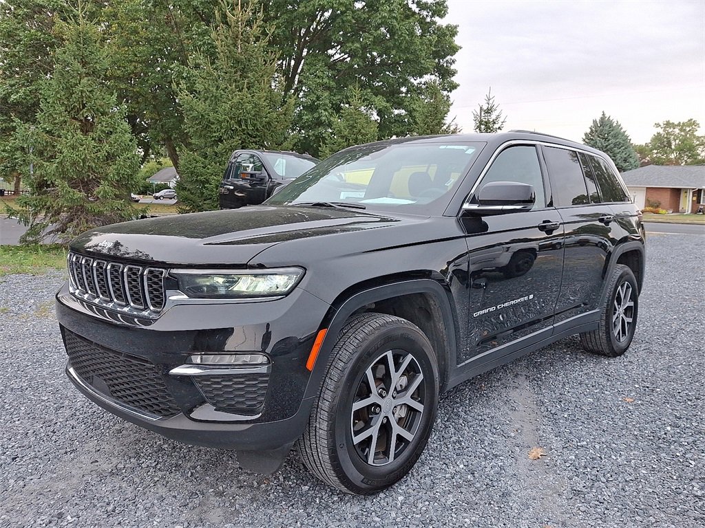 2024 Jeep Grand Cherokee Limited photo 3