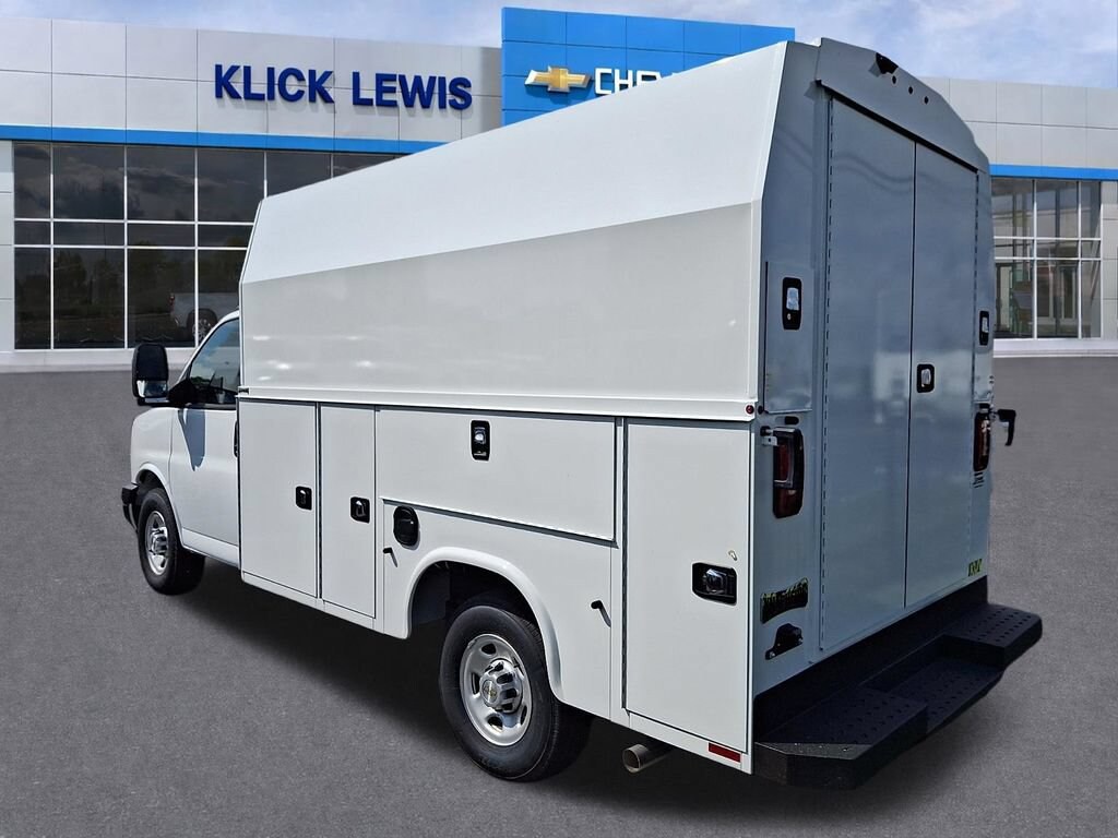 New 2026 Chevrolet Express Cutaway 3500 1WT Cutaway Van