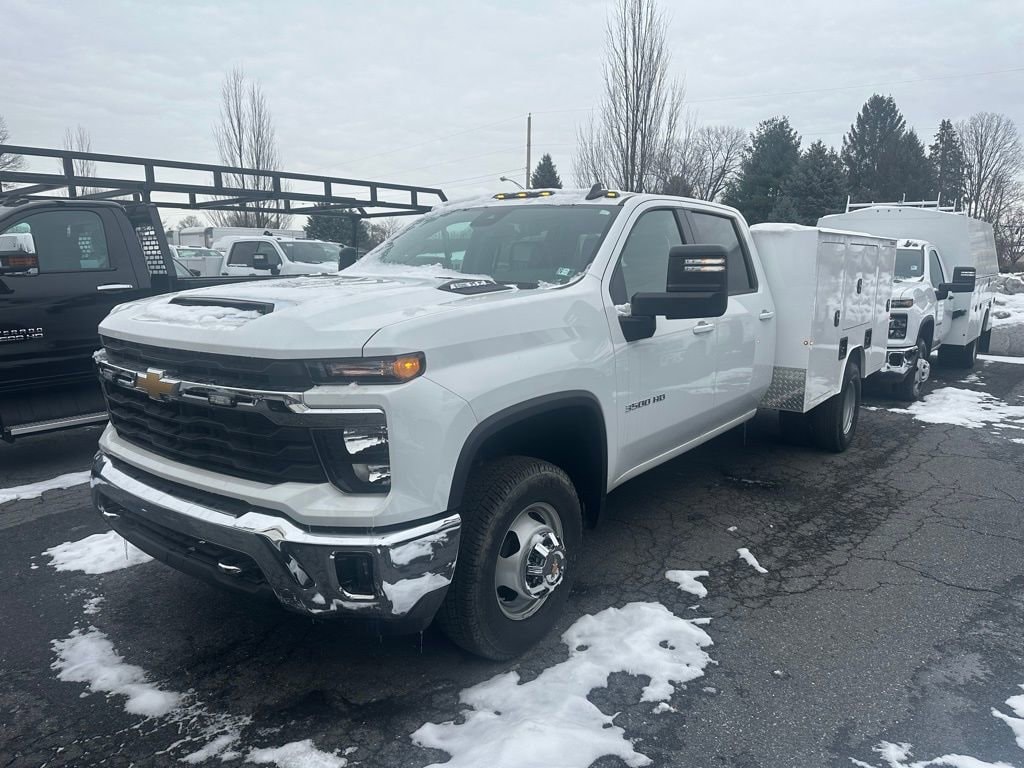 2025 Chevrolet Silverado 3500HD LT's photo