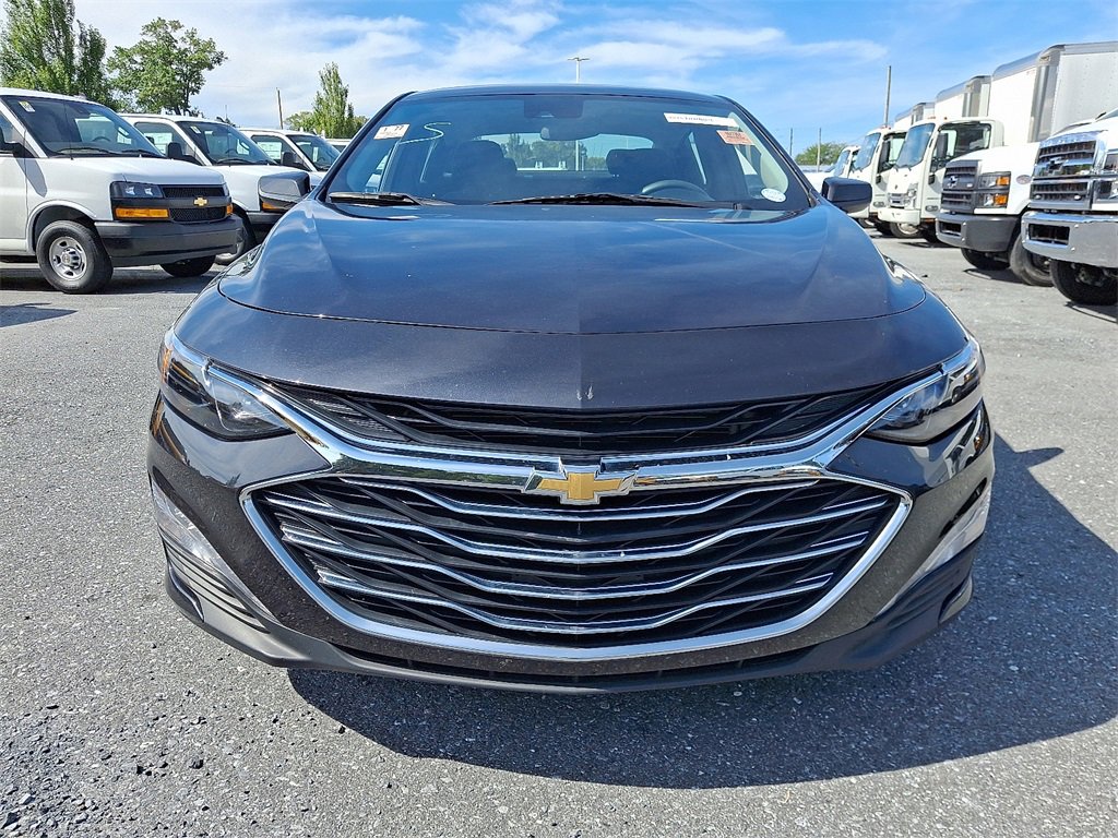 2023 Chevrolet Malibu 1LT photo 2