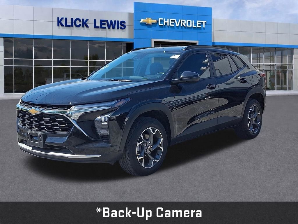 Used 2025 Chevrolet Trax LT SUV