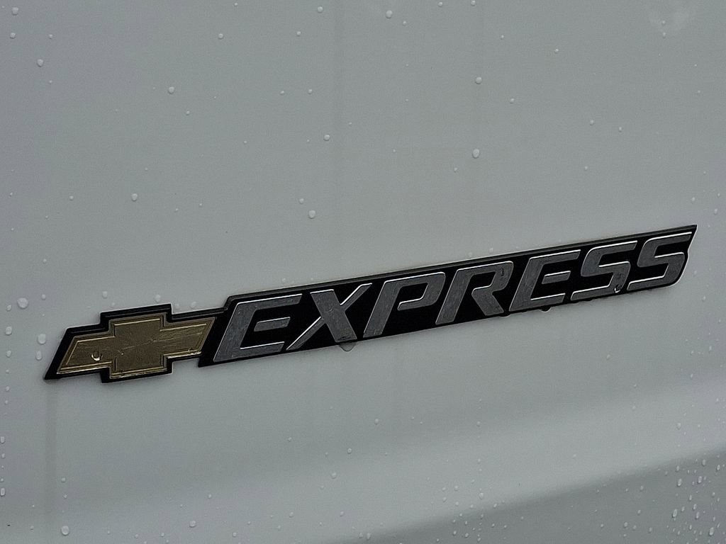 2025 Chevrolet Express Cargo Work Van - Photo 15