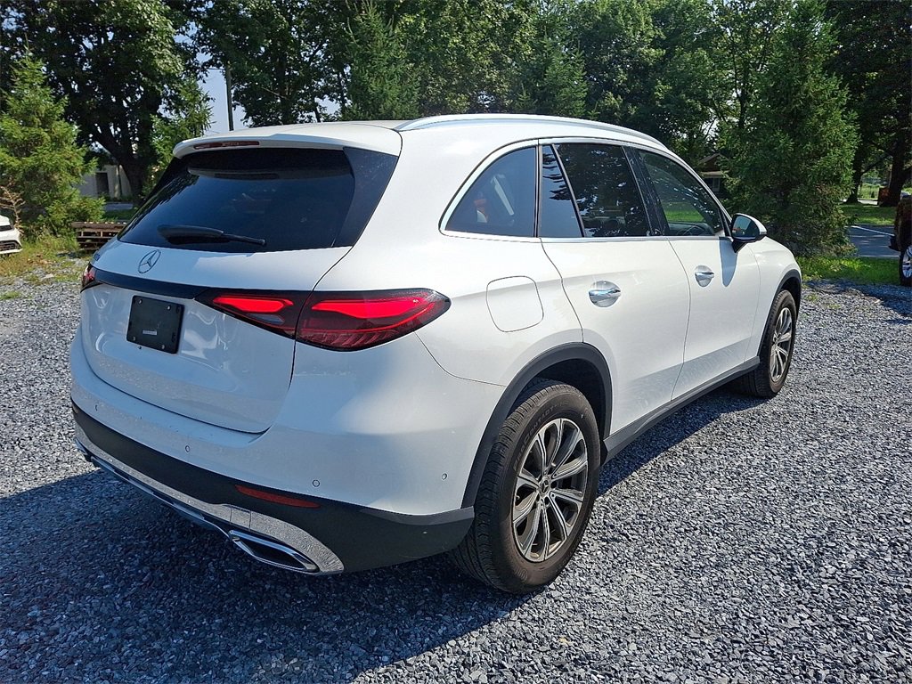 2024 Mercedes Benz GLC 300 photo 4