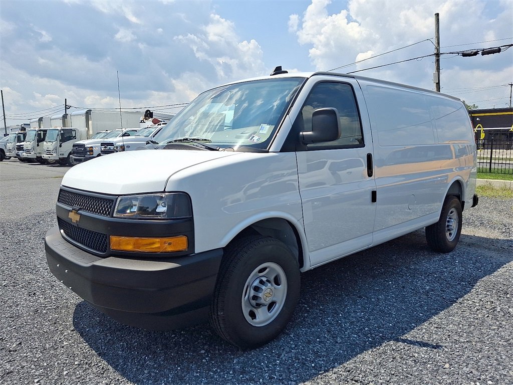 2025 Chevrolet Express Cargo 3500 Van photo 2