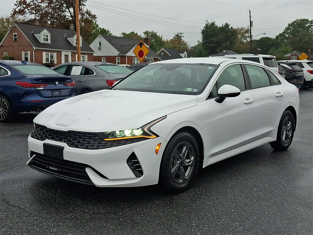 2023 Kia K5 LXS photo 2