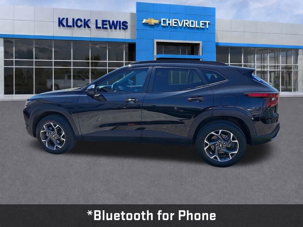 Used 2025 Chevrolet Trax LT SUV
