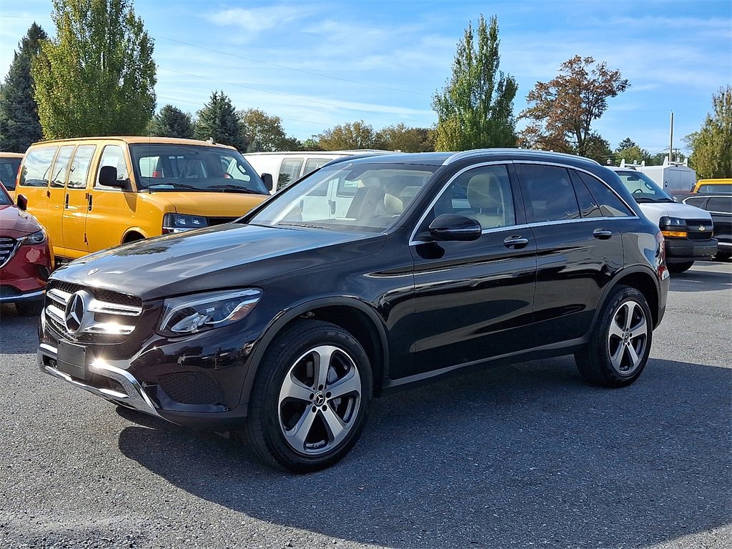 2018 Mercedes Benz GLC 300 photo 2