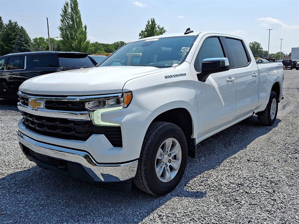 Used 2023 Chevrolet Silverado 1500 LT with VIN 1GCUDDED6PZ322608 for sale in Palmyra, PA