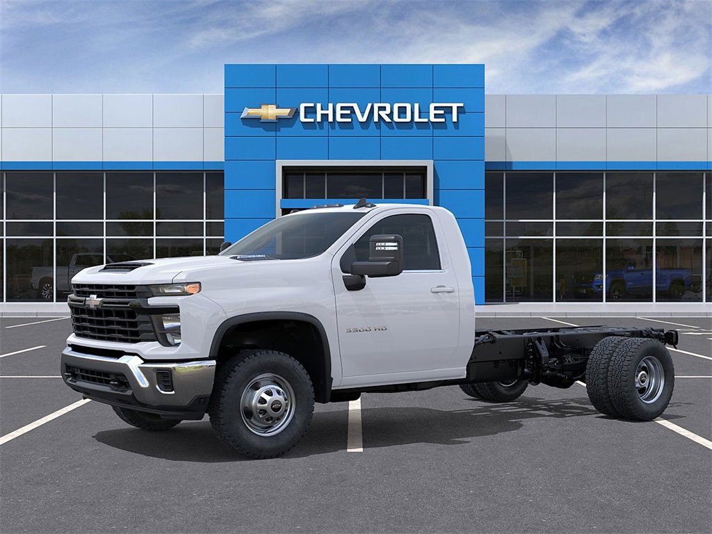 2025 Chevrolet Silverado 3500HD Work Truck photo 2
