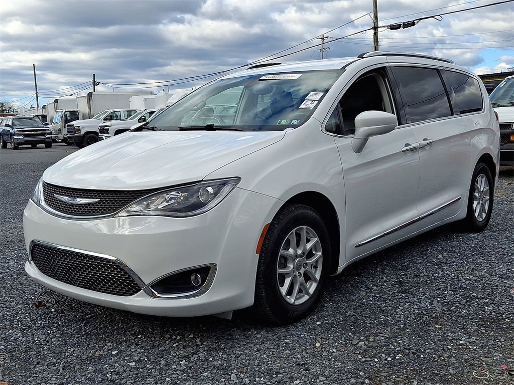 2020 Chrysler Pacifica Touring L photo 3