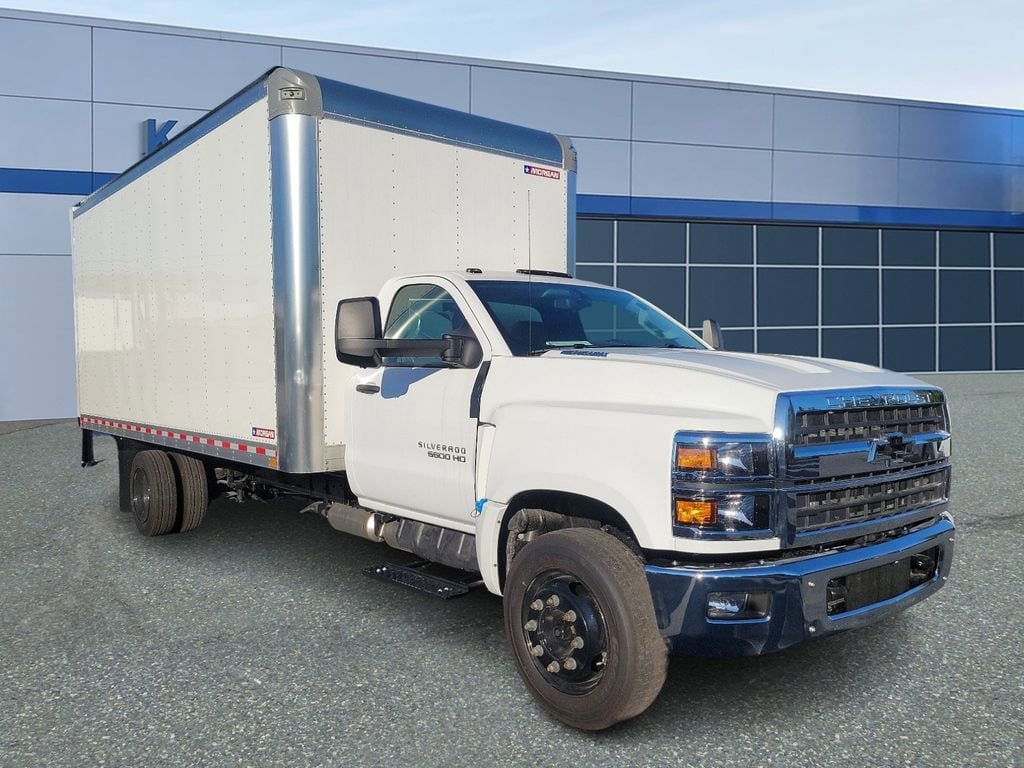 2024 Chevrolet Silverado 4500 Medium Duty Chassis Cab Work Truck's photo
