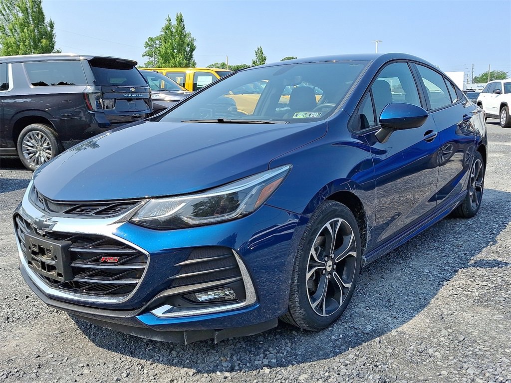 Used 2019 Chevrolet Cruze LT with VIN 1G1BE5SM5K7133072 for sale in Palmyra, PA