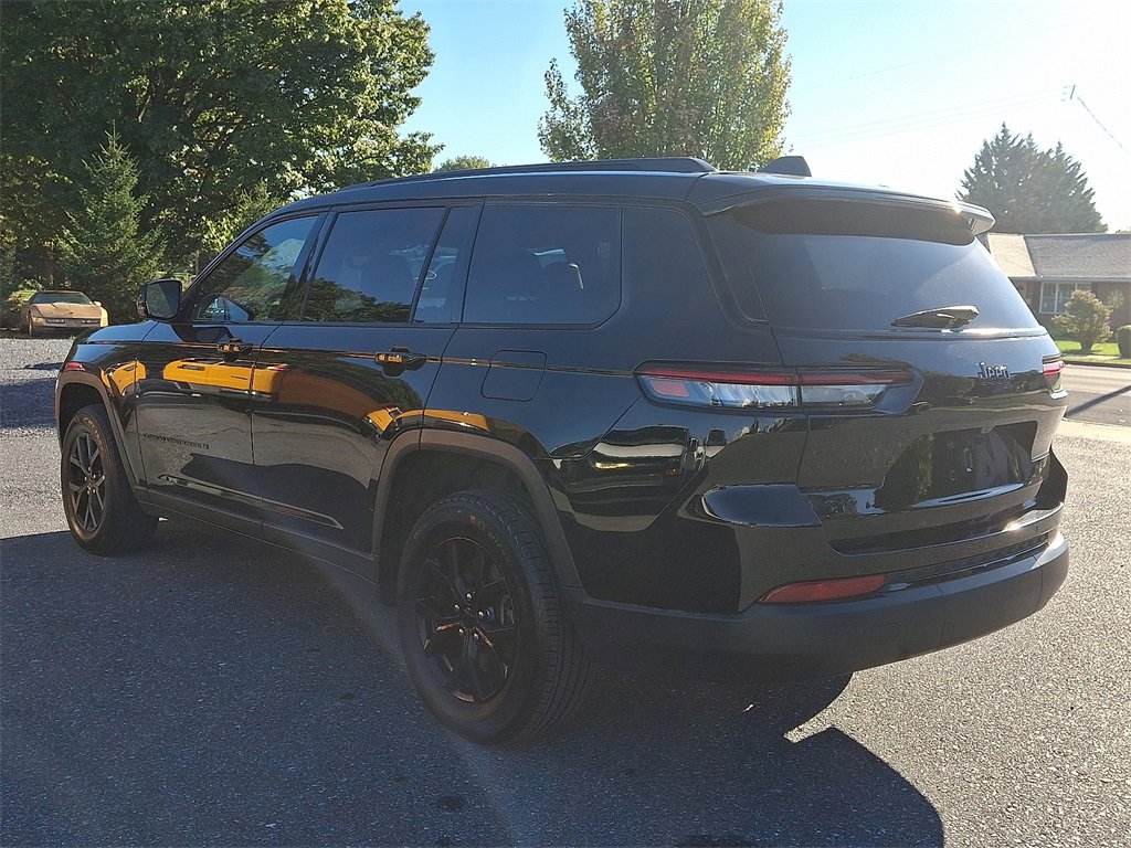 2024 Jeep Grand Cherokee Altitude photo 3