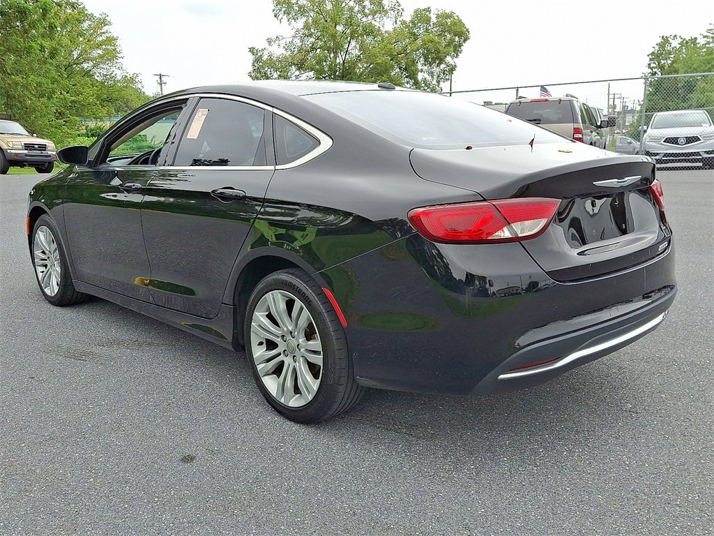 2015 Chrysler 200 Limited photo 2