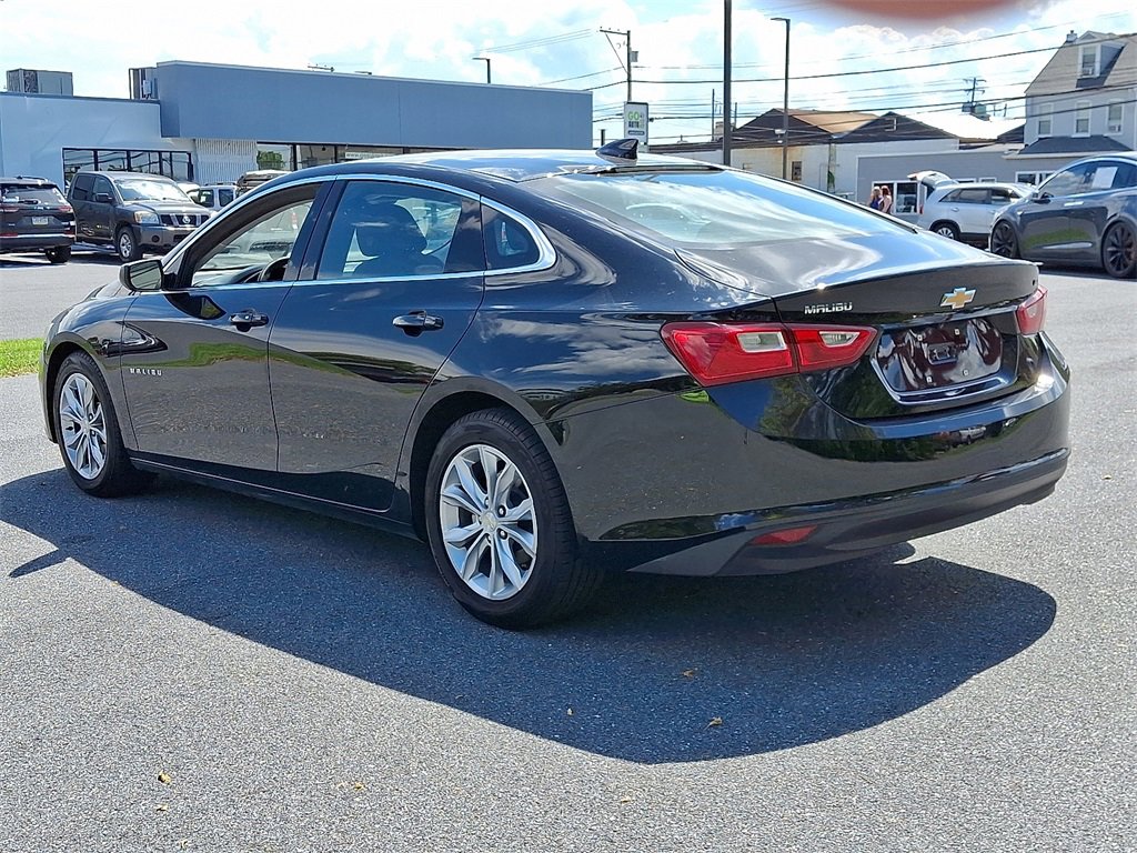 2023 Chevrolet Malibu 1LT photo 2