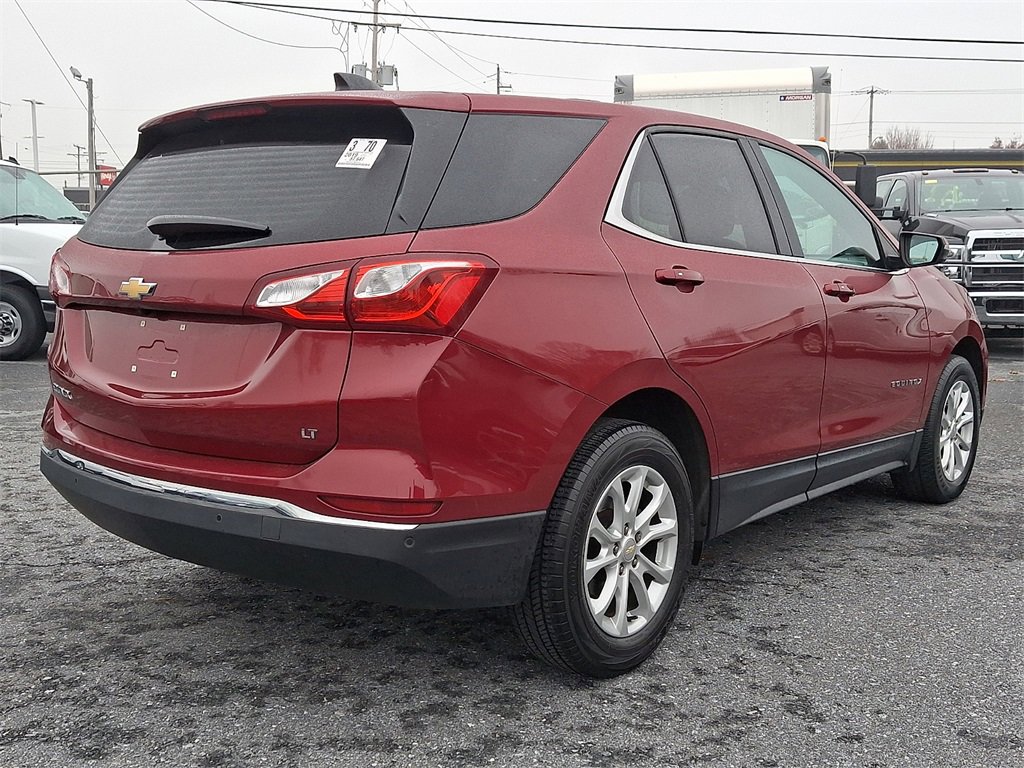 2019 Chevrolet Equinox LT photo 2