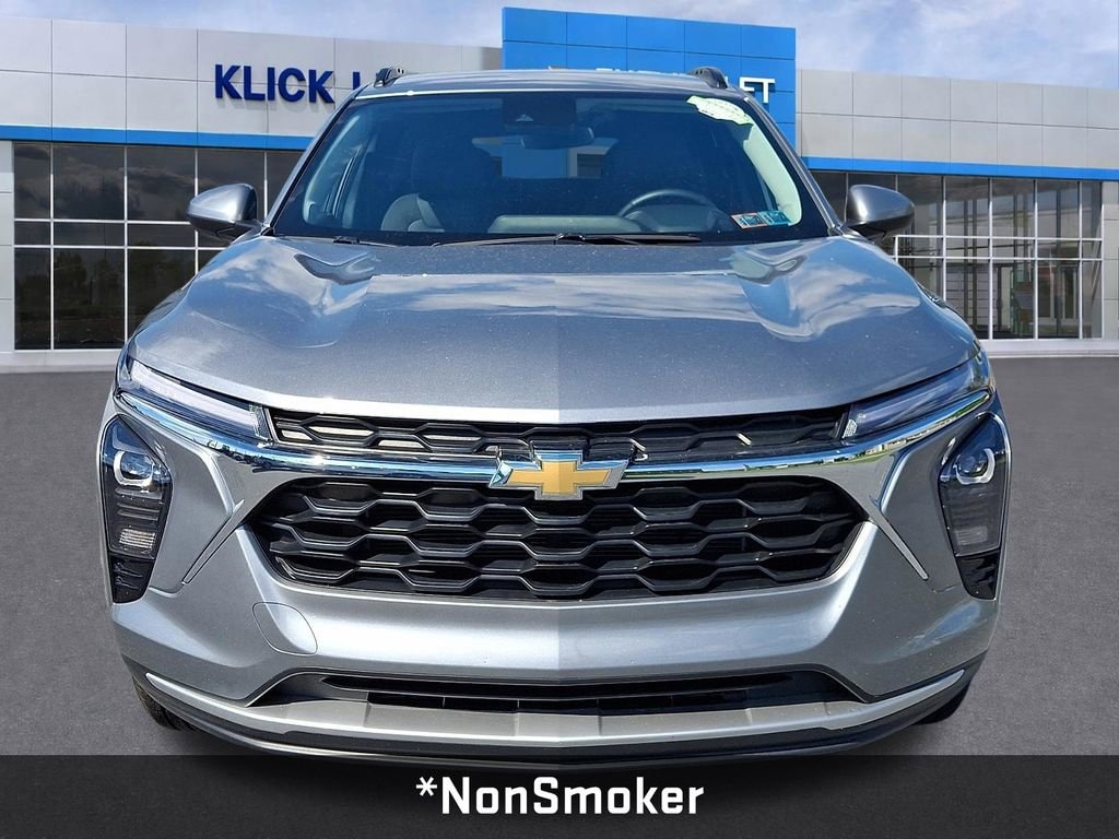 Used 2025 Chevrolet Trax LT SUV
