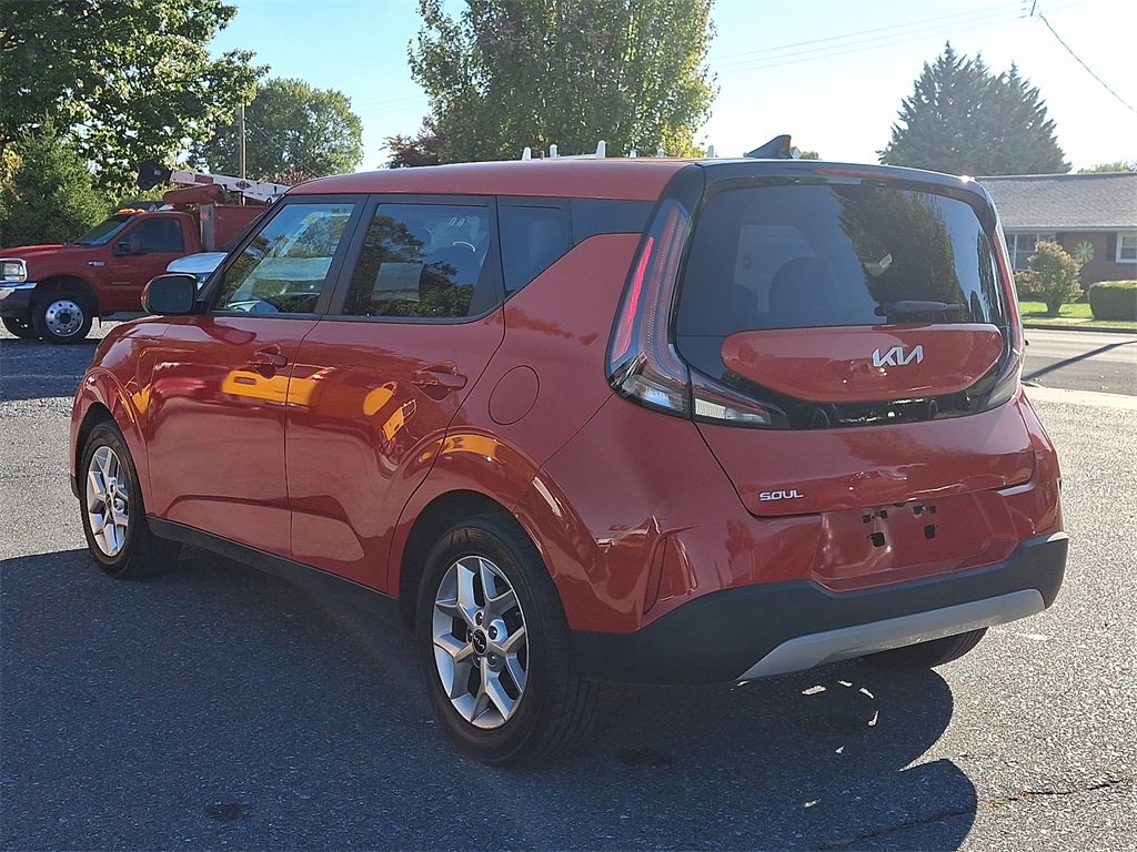 2023 Kia Soul LX S photo 2