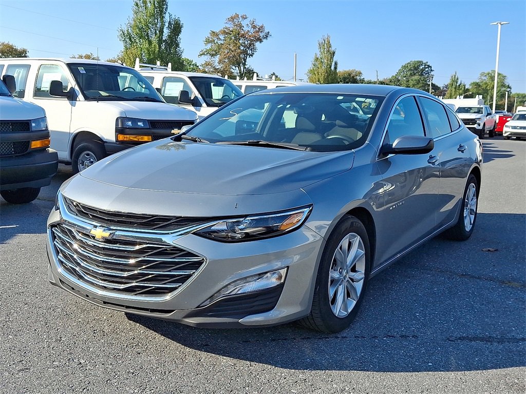 2024 Chevrolet Malibu 1LT photo 2