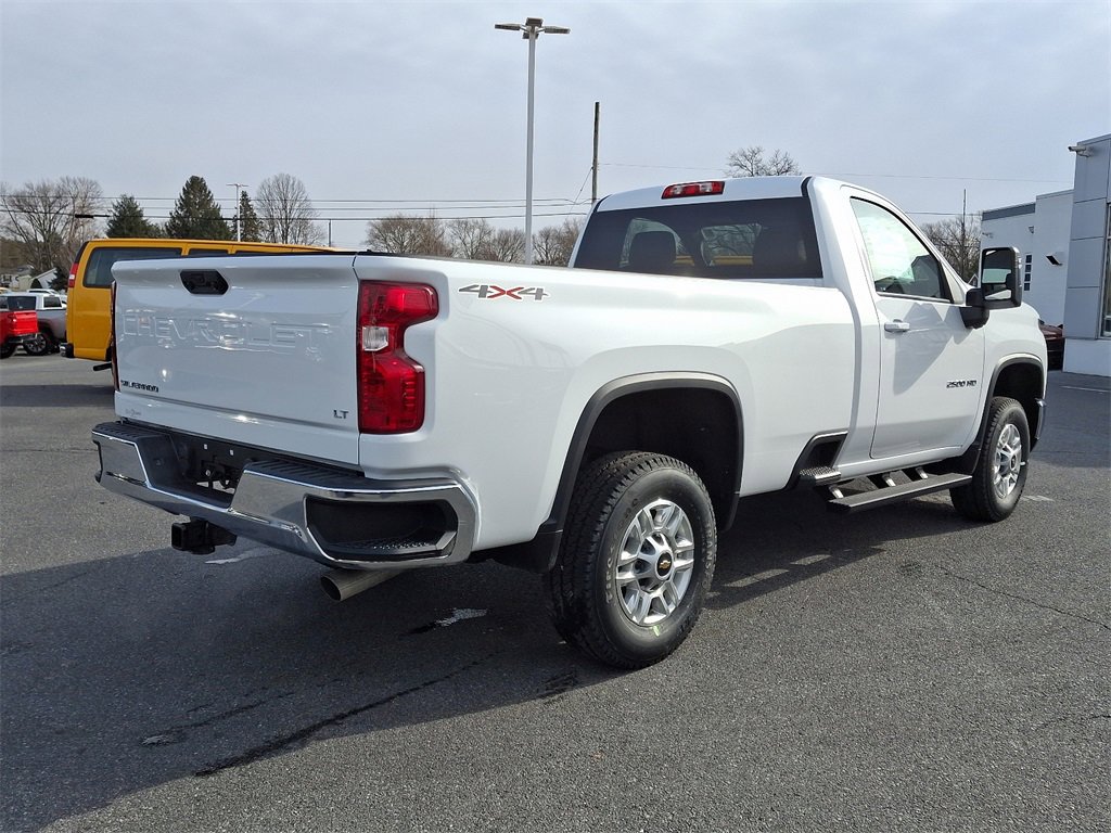 2025 Chevrolet Silverado 2500HD LT photo 4