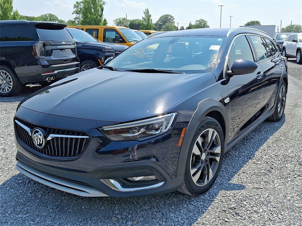 Used 2018 Buick Regal TourX Essence with VIN W04GV8SX5J1083312 for sale in Palmyra, PA
