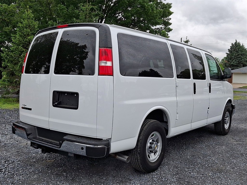 2024 Chevrolet Express Passenger 2500 photo 4