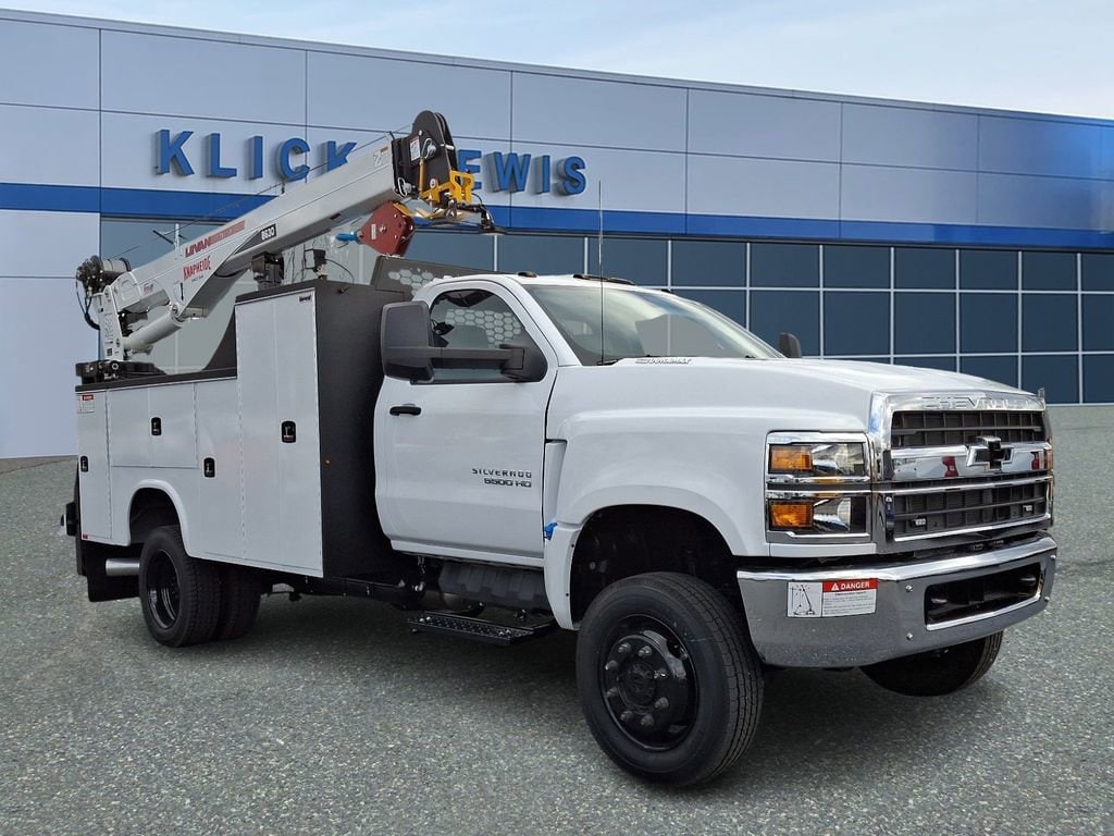 2024 Chevrolet Silverado 4500 Medium Duty Chassis Cab Work Truck's photo