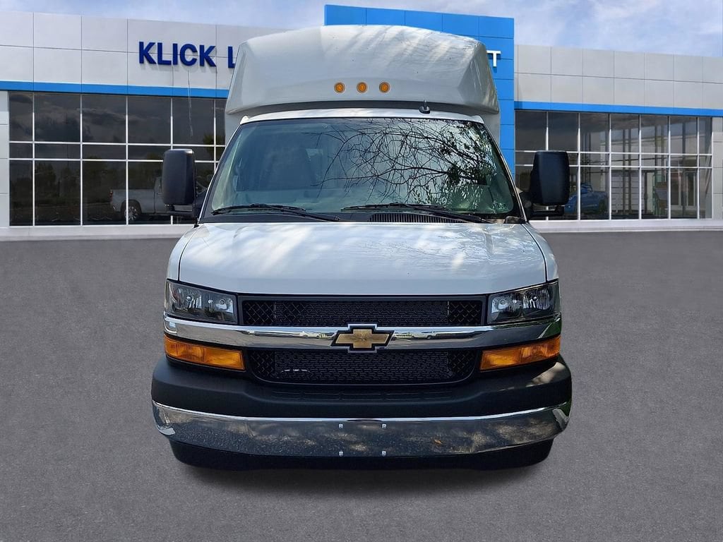 New 2026 Chevrolet Express Cutaway 3500 1WT Cutaway Van