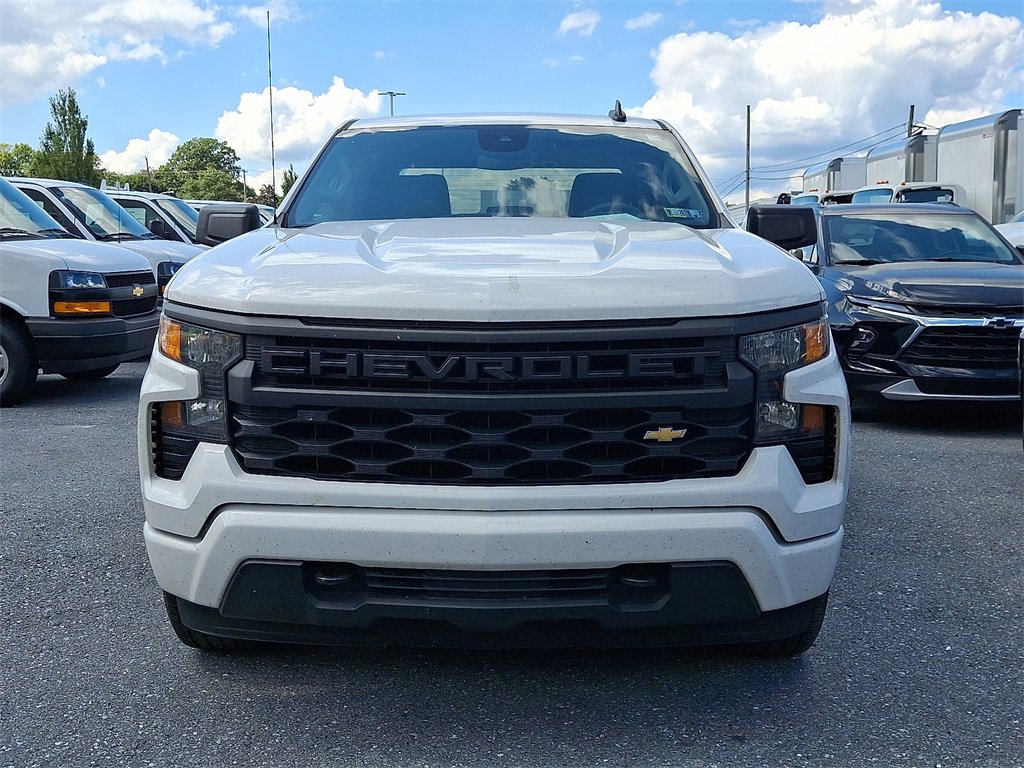 2023 Chevrolet Silverado 1500 Custom photo 2