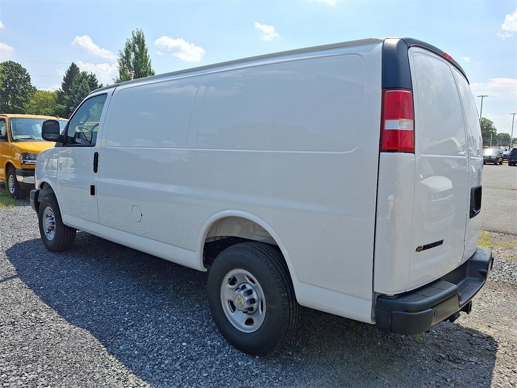 2025 Chevrolet Express Cargo 3500 Van photo 3