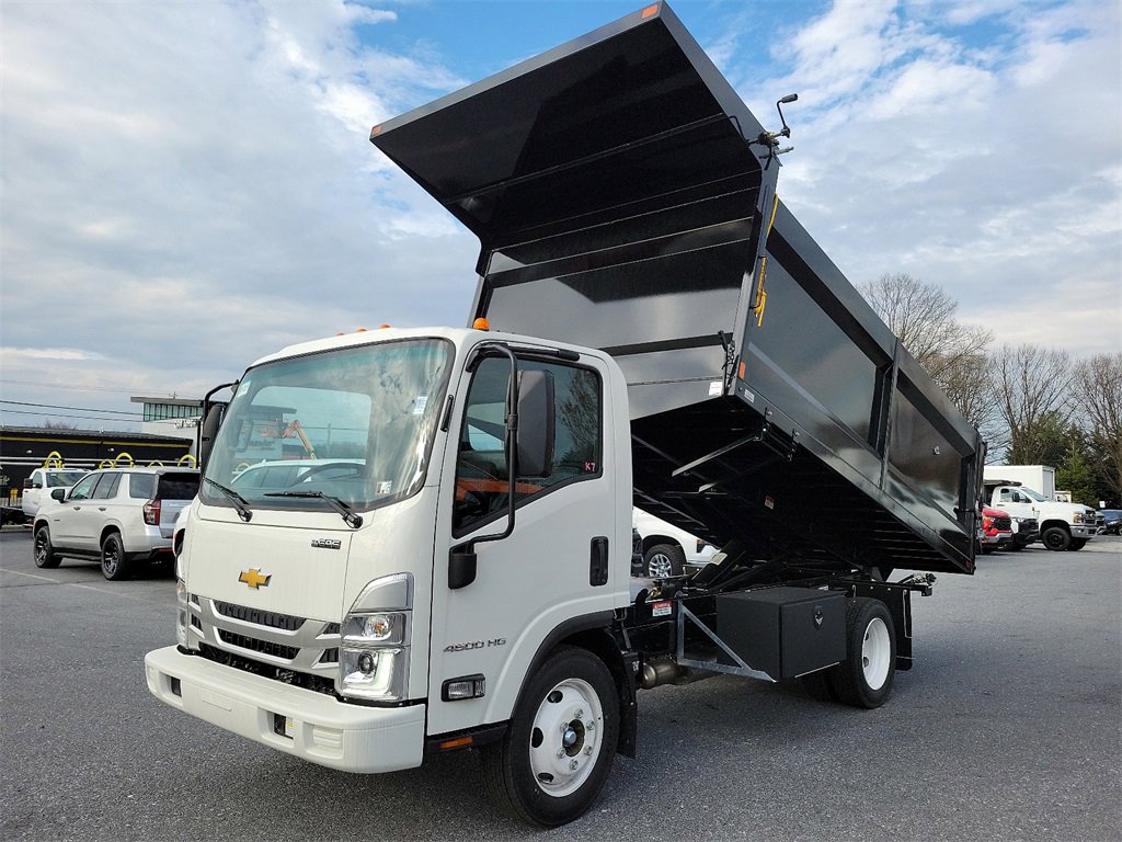 2024 Chevrolet Silverado 4500HD photo 2