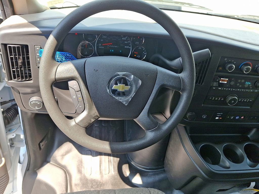 2025 Chevrolet Express Cargo Work Van - Photo 6
