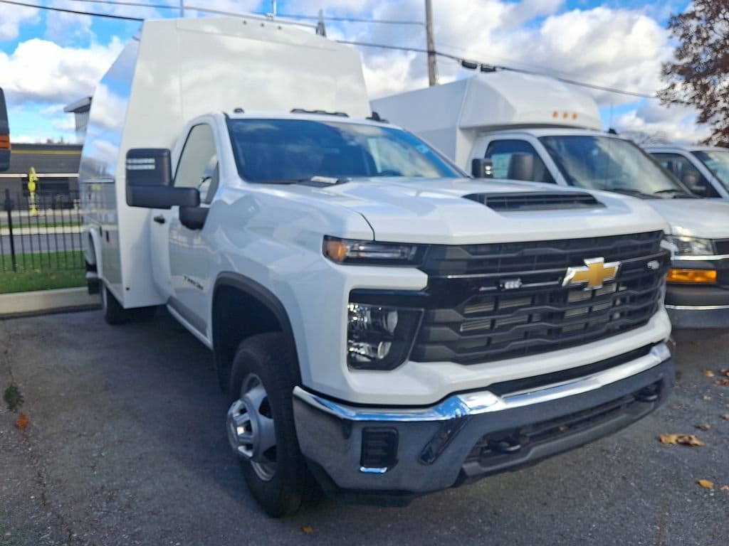 2025 Chevrolet Silverado 3500HD Work Truck's photo
