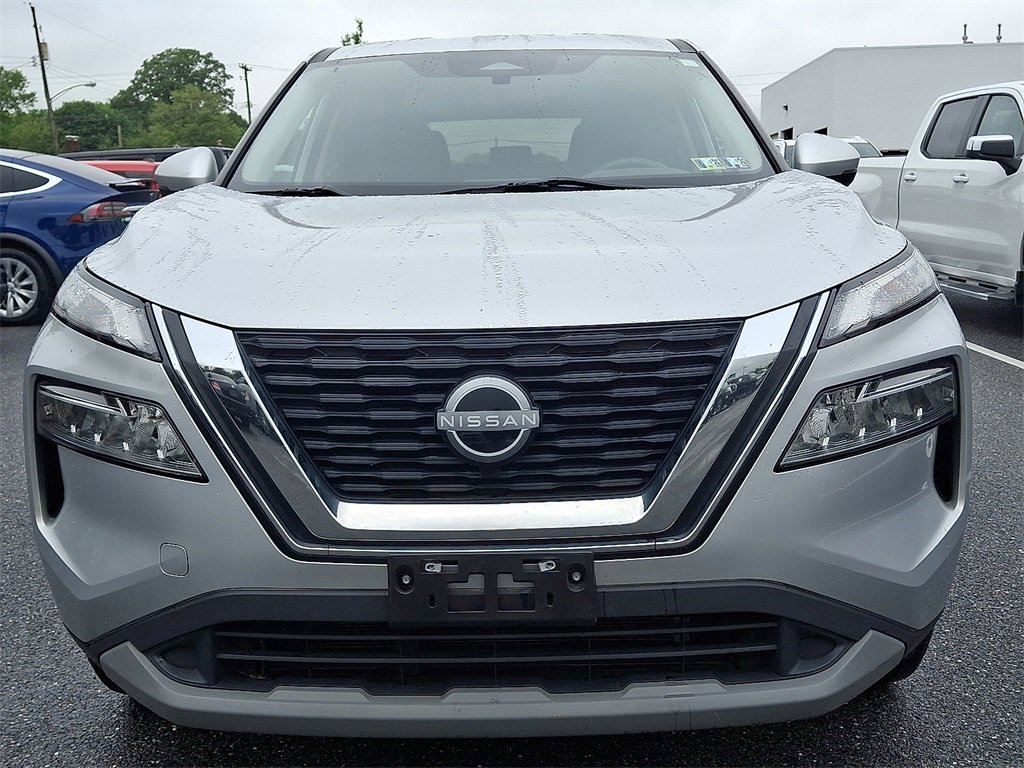 2022 Nissan Rogue SV photo 2