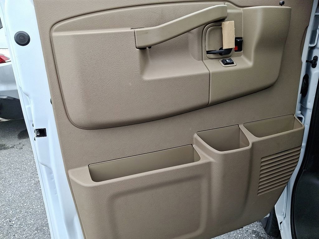 2025 Chevrolet Express Cargo Work Van - Photo 8