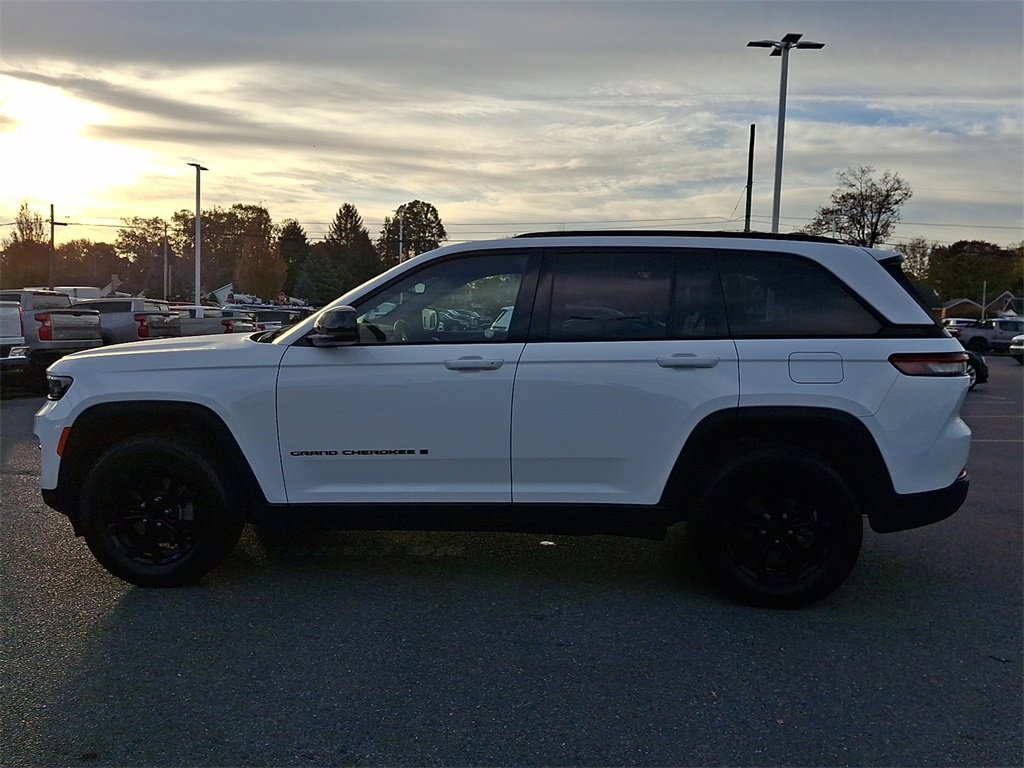 2024 Jeep Grand Cherokee Altitude X photo 2