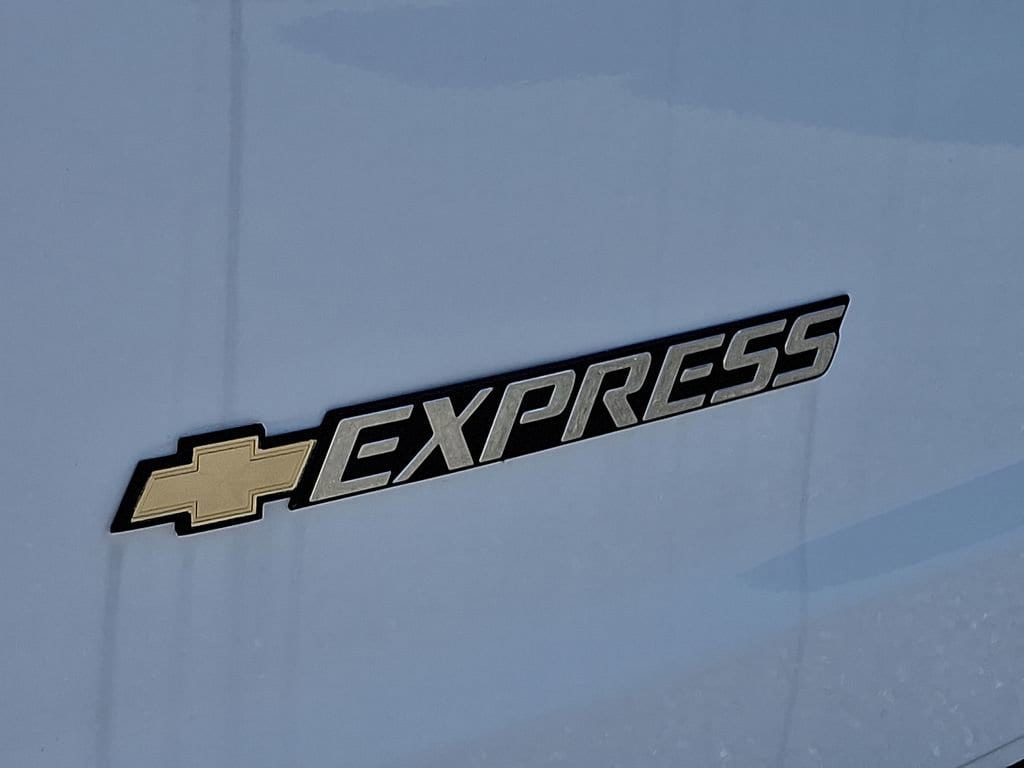 2025 Chevrolet Express Cargo Work Van - Photo 19