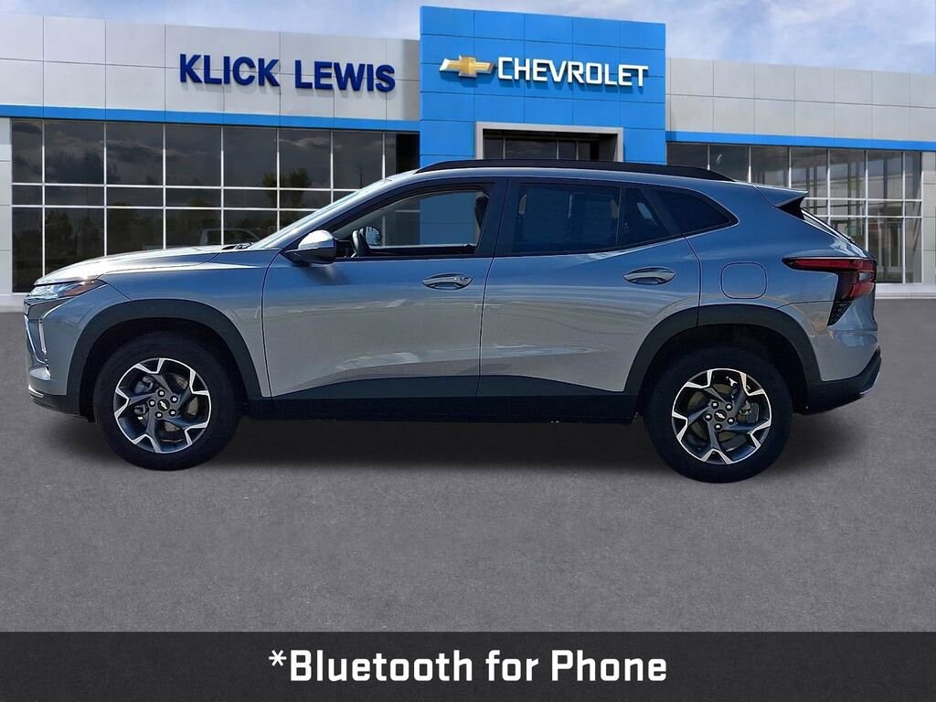 Used 2025 Chevrolet Trax LT SUV